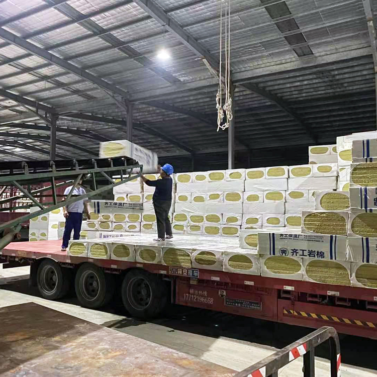 采購巖棉板的注意事項(xiàng)